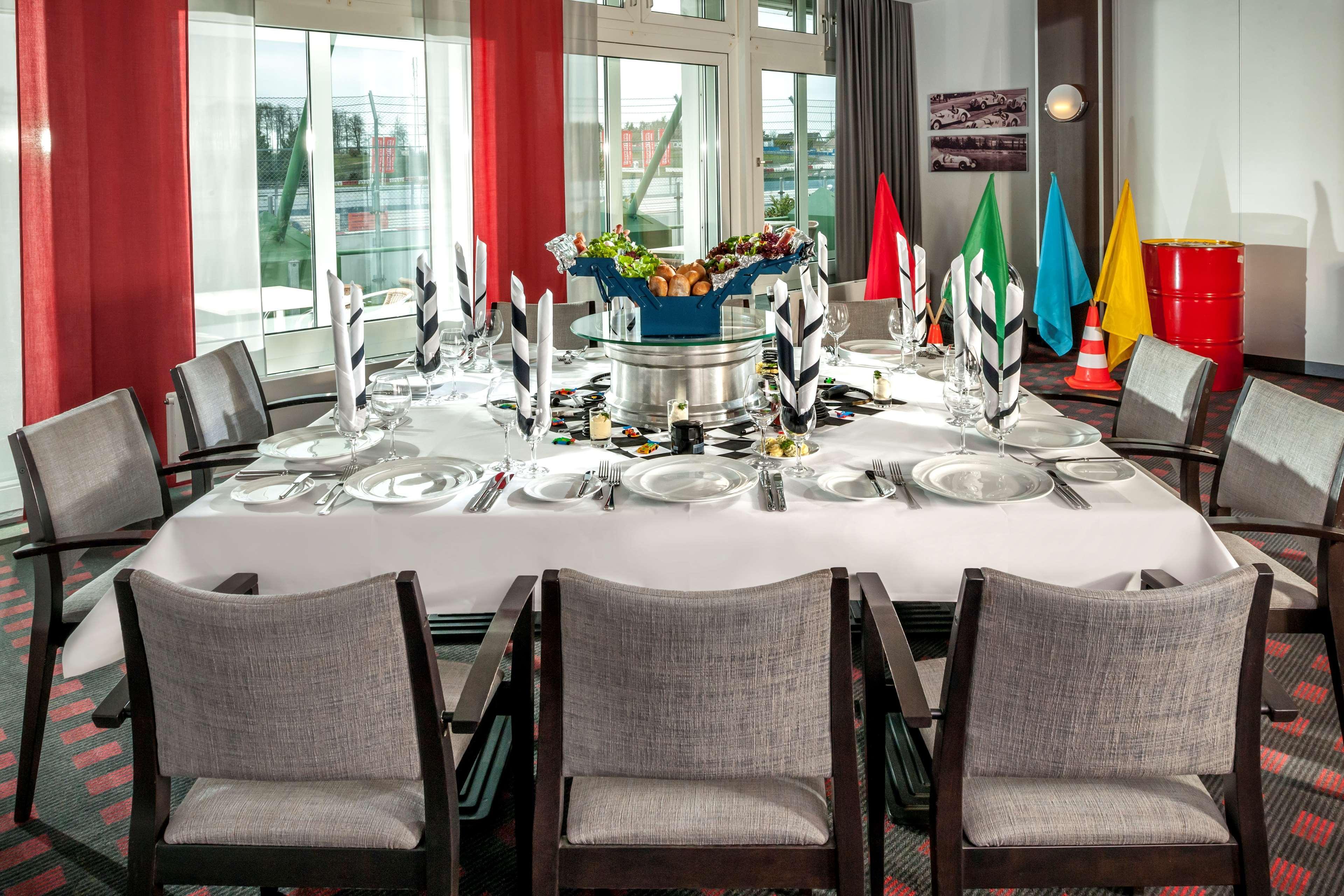 Hotel Dorint Am Nuerburgring Hocheifel Esterno foto