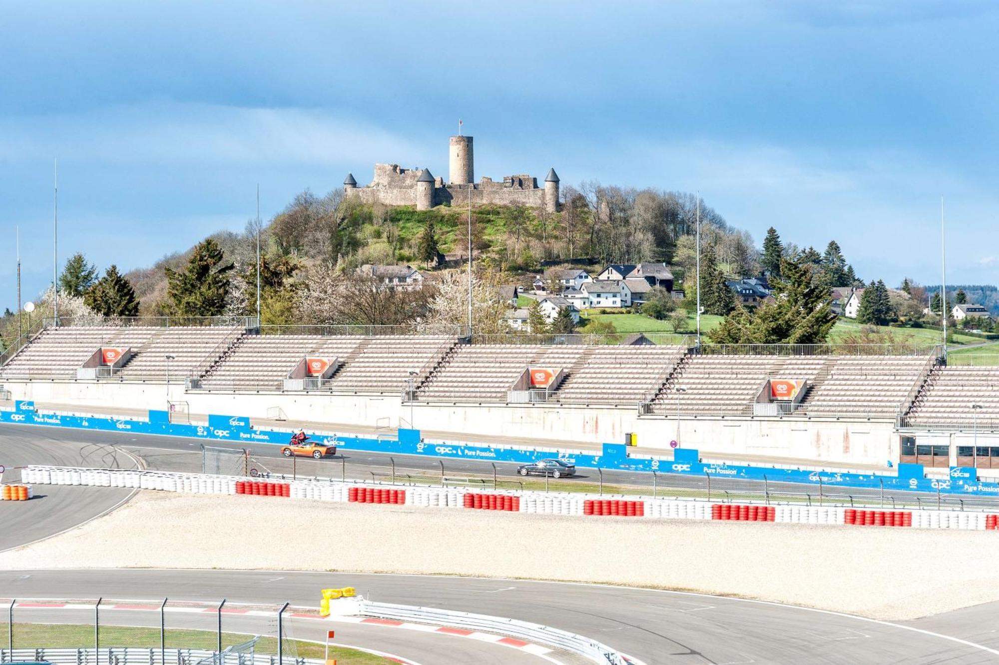 Hotel Dorint Am Nuerburgring Hocheifel Esterno foto
