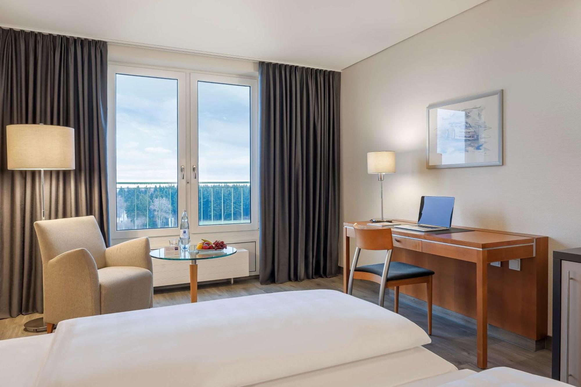 Hotel Dorint Am Nuerburgring Hocheifel Esterno foto