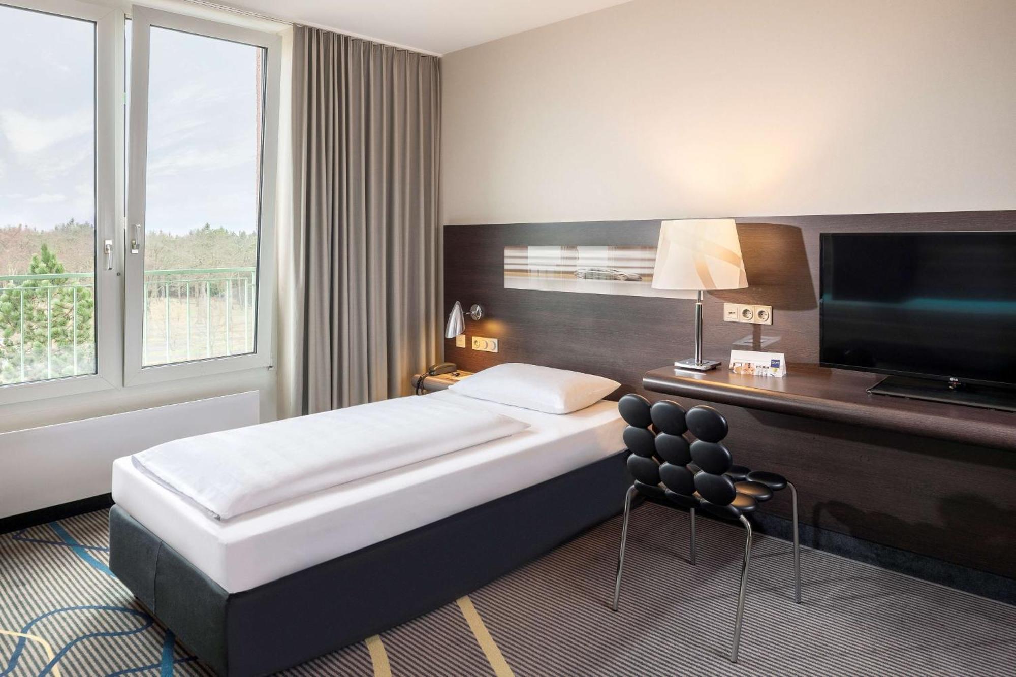 Hotel Dorint Am Nuerburgring Hocheifel Esterno foto